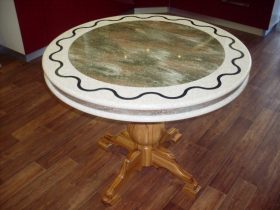 Сборка круглого стола в Пскове