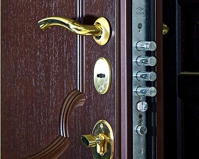 Замена замка на металлической двери Legran в Пскове